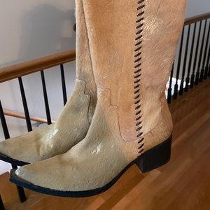 Great condition, minor wear Donald Pliner boots